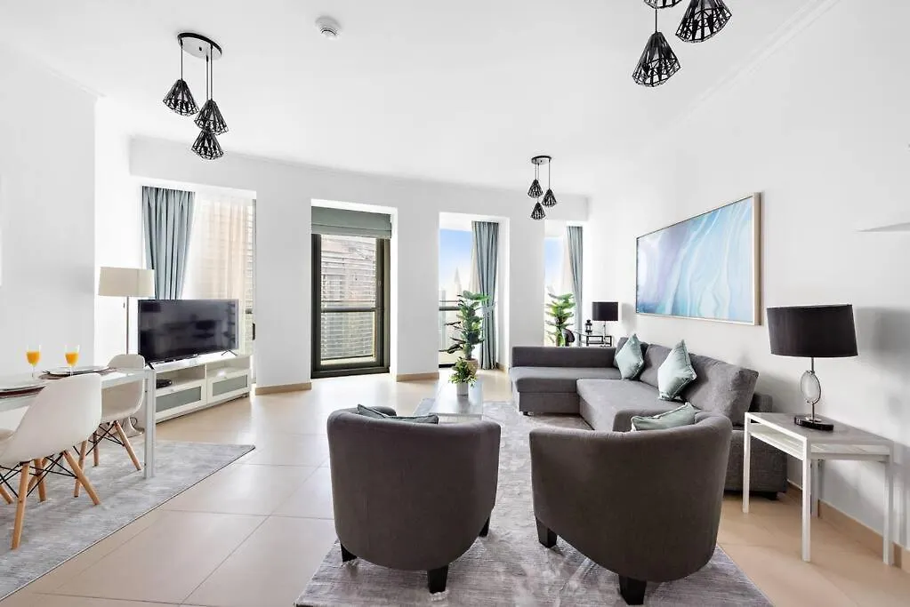 First Class 2Br Elegance With Iconic Views Dubai United Arab Emirates
