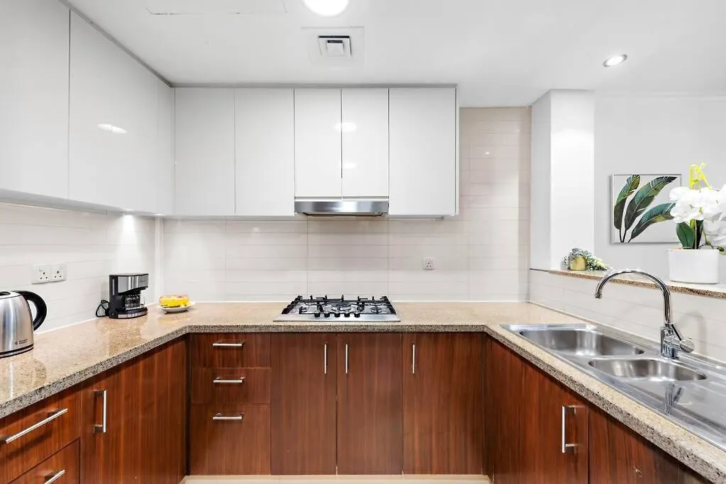 First Class 2Br Elegance With Iconic Views Dubai
