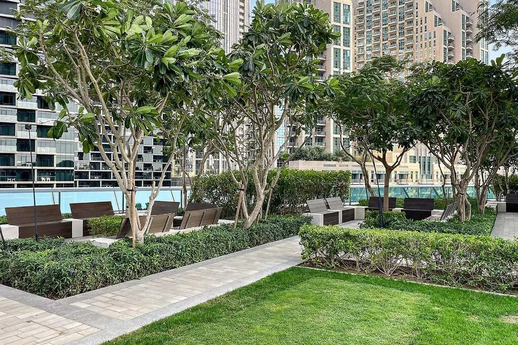 First Class 2Br Elegance With Iconic Views Dubai United Arab Emirates