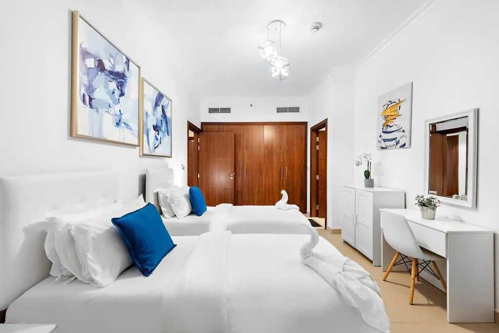 First Class 2Br Elegance With Iconic Views Dubai Apartment