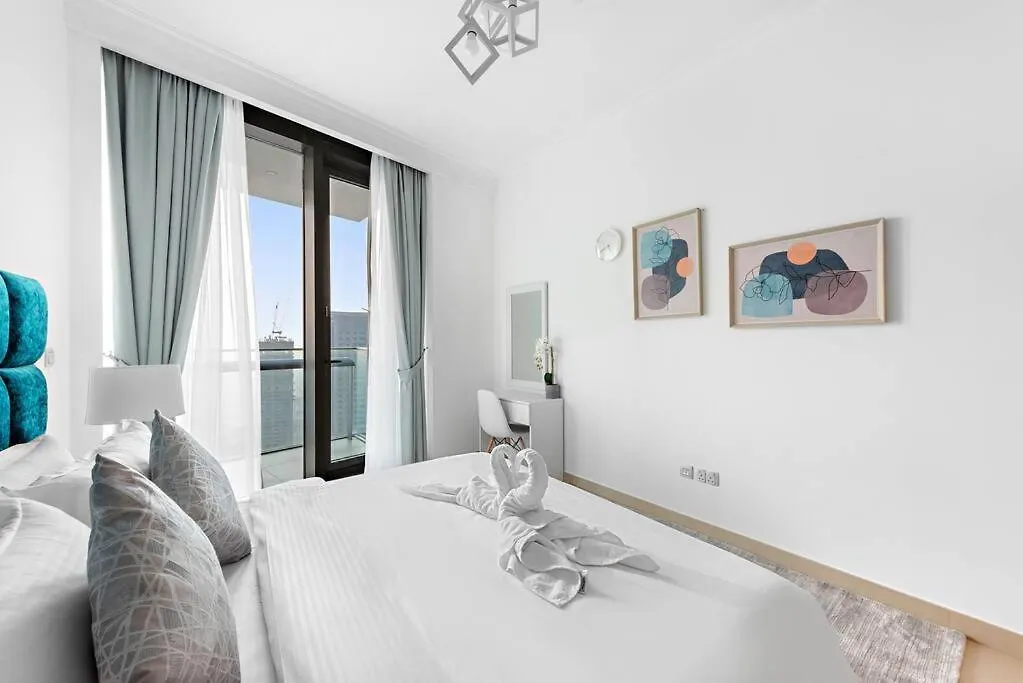 First Class 2Br Elegance With Iconic Views Dubai Apartment