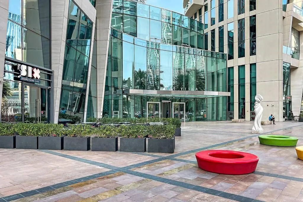 First Class 2Br Elegance With Iconic Views Dubai Apartment
