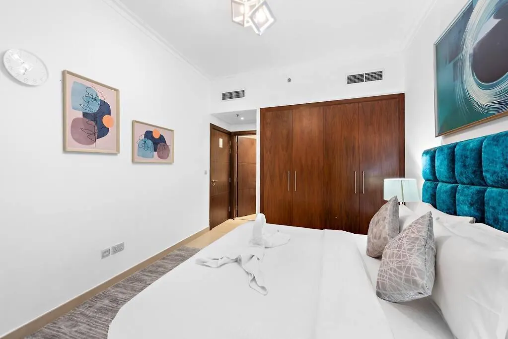 First Class 2Br Elegance With Iconic Views Dubai United Arab Emirates